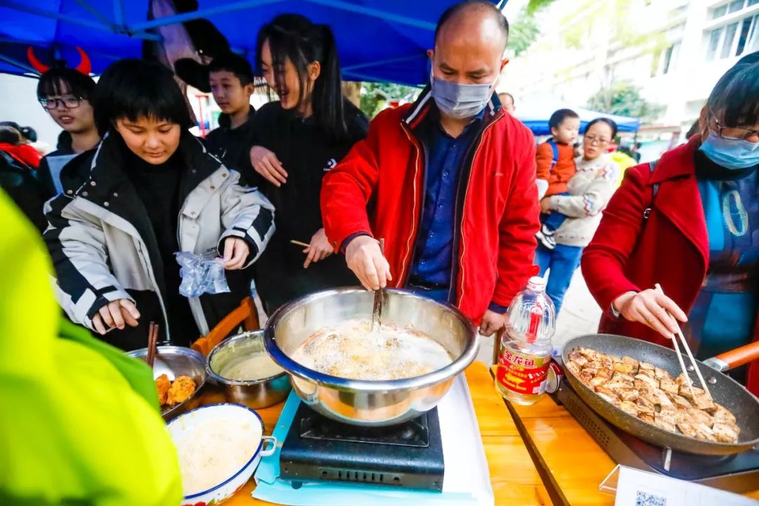 美食和美食,美食的魅力，一场动态解读盛宴的旅程,实地数据解释定义_特别版85.59.85