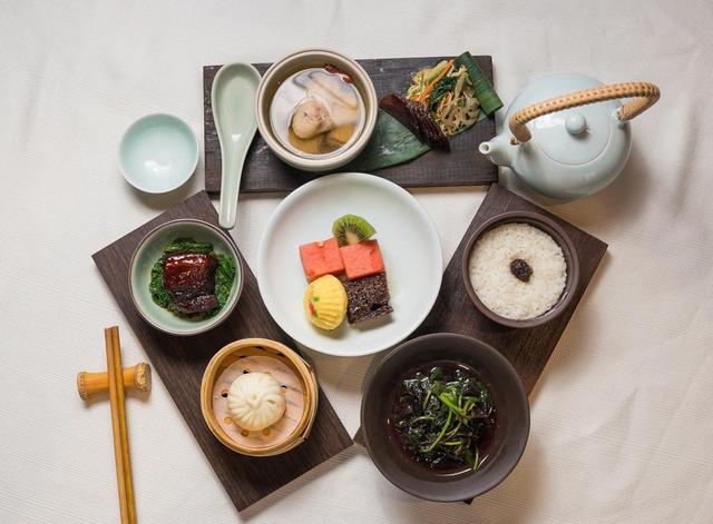 餐厅电饼铛怎么用视频教程,餐厅电饼铛使用指南，视频教程与最新解答落实,定性分析解释定义_豪华版97.73.83